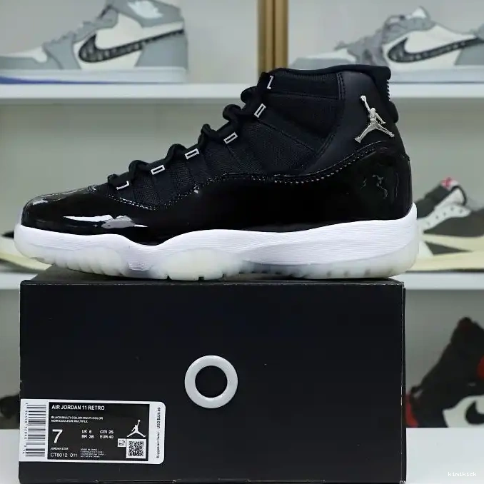 JORDAN AIR Kimikick RETRO 11   25TH 'JUBILEE 0611